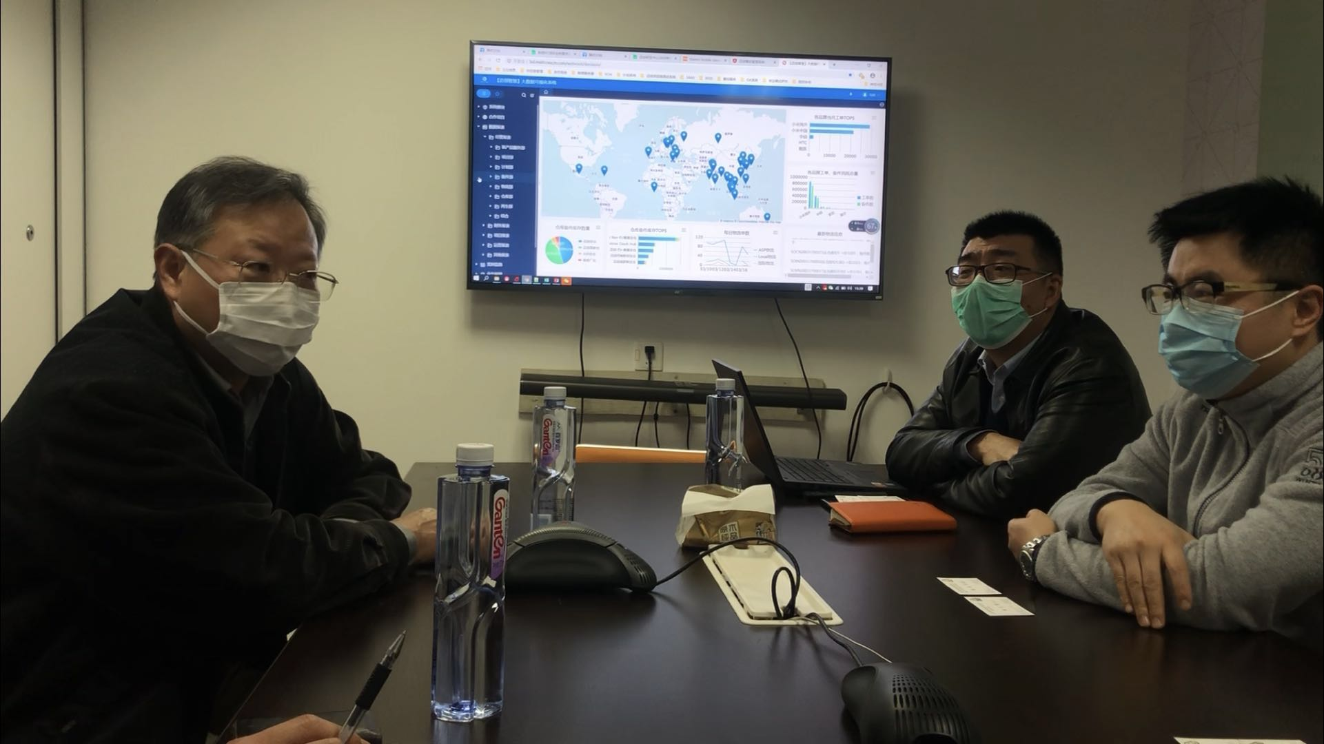 公司领导吴志远,沈凌云热烈欢迎傅国庆一行的到来,并详细介绍迈